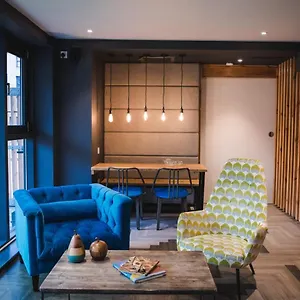 Bright And Ensuite Bedrooms At Mcdonald Road In Edinburgh